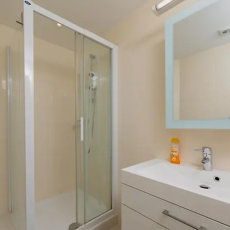 多奥尔内克斯汽车旅馆 汽车旅馆 Ornex