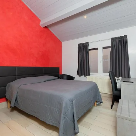 多奥尔内克斯汽车旅馆 3* Ornex