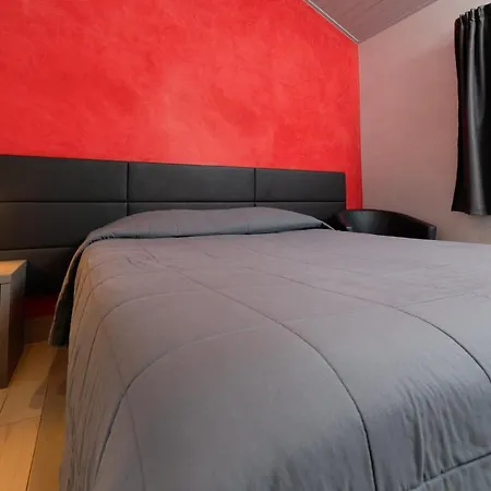 多奥尔内克斯汽车旅馆 3* Ornex