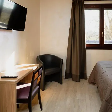 Motel D'ornex 3*